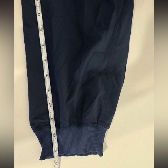 Lululemon Wanderer Cropped Jogger - Picture 7 of 10